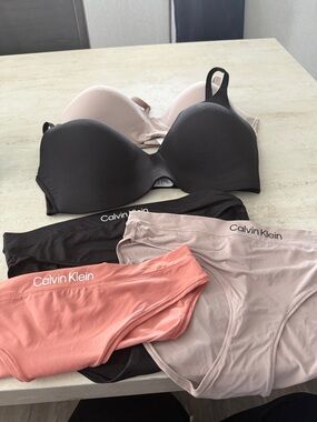 Calvin Klein Black, Nude & Coral Seamless Bra and Briefs Set. NWOT. XL